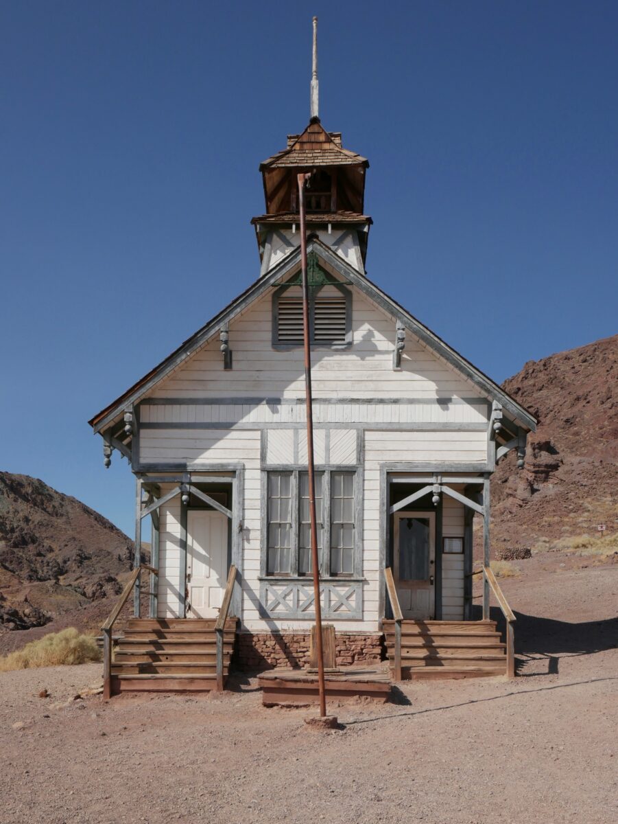Mojave Desert Road Trip: Ghost Towns & Hidden Gems
